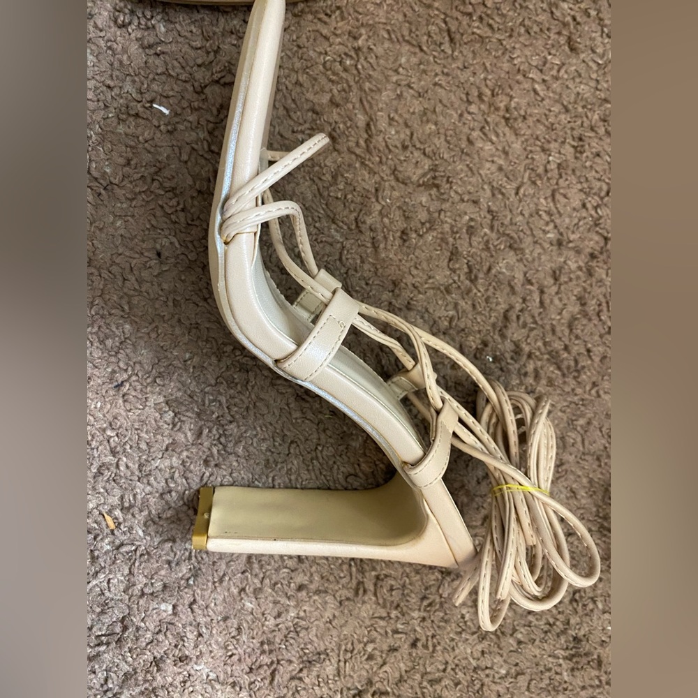 Heels ( wrapped ) - Picture 2 of 2